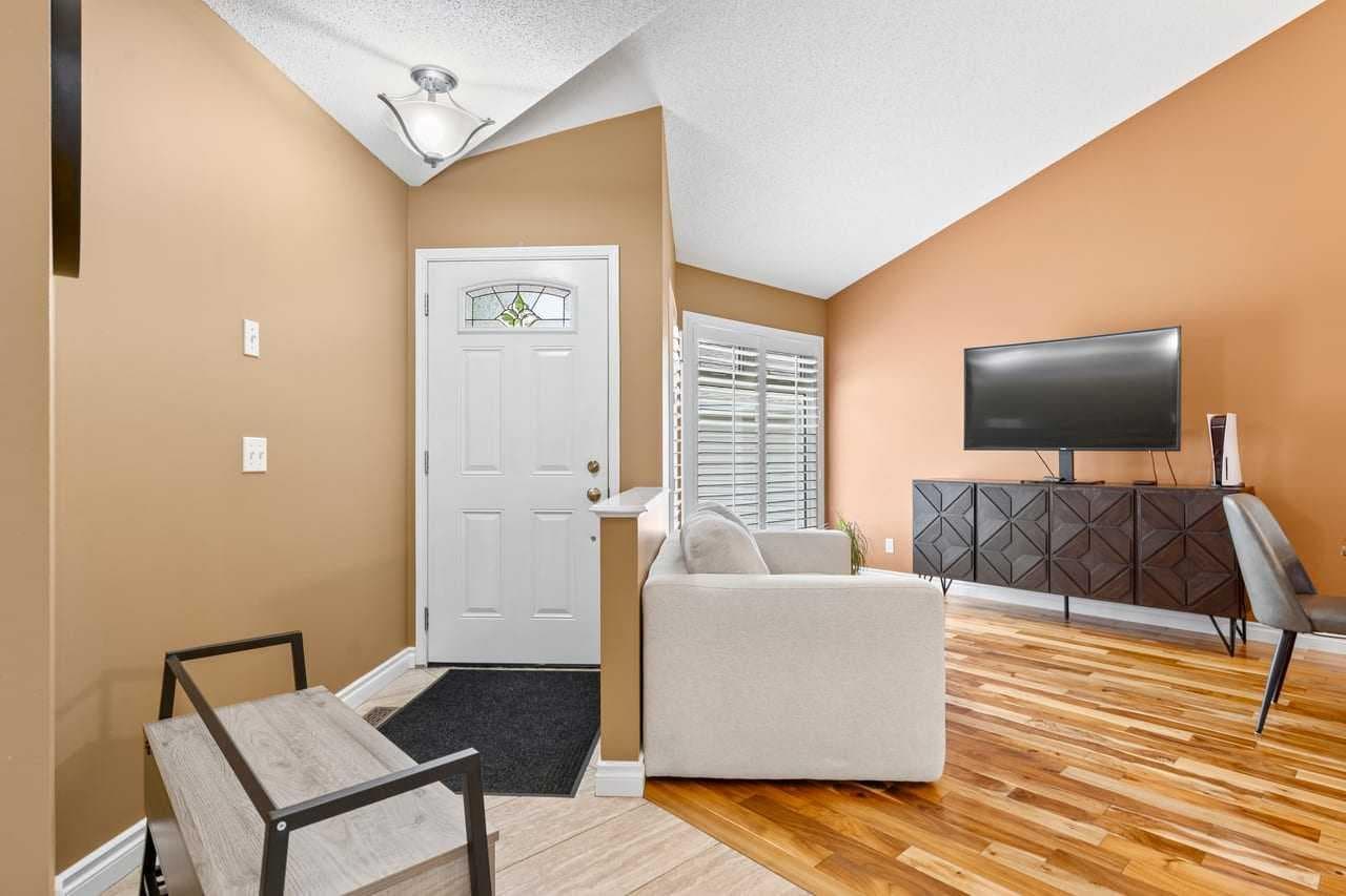 152 Douglas Glen Mews SE — photo 3