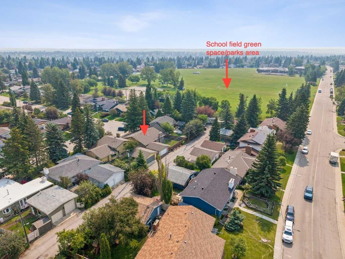 856 Lake Twintree Crescent SE — photo 2