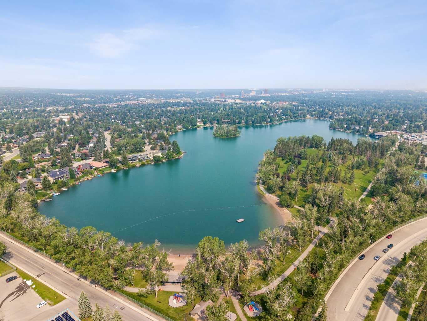 856 Lake Twintree Crescent SE — photo 4