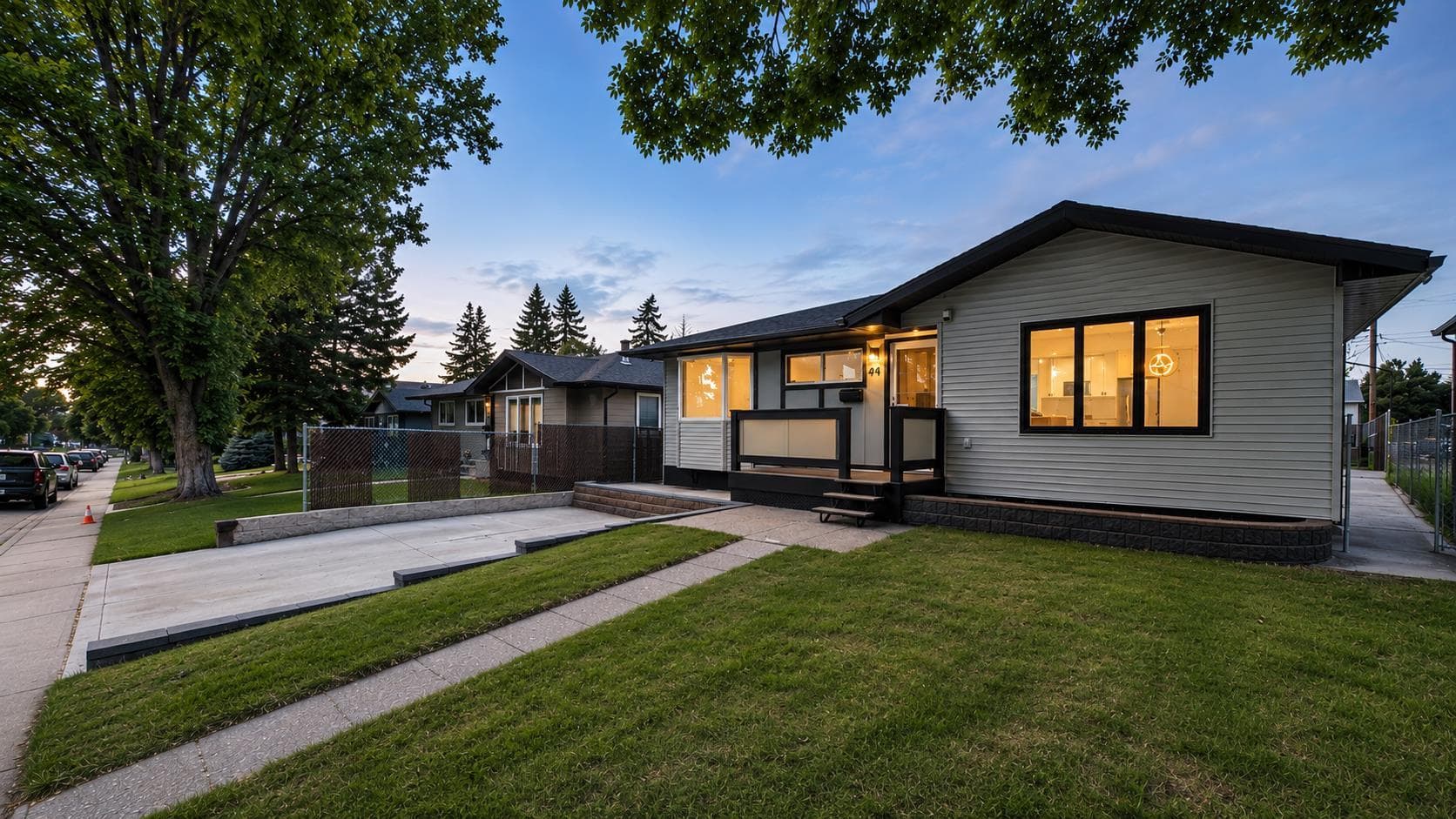 44 Fairview Crescent SE — photo 1