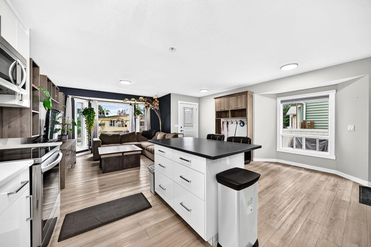 46 Dovercliffe Way SE — photo 3