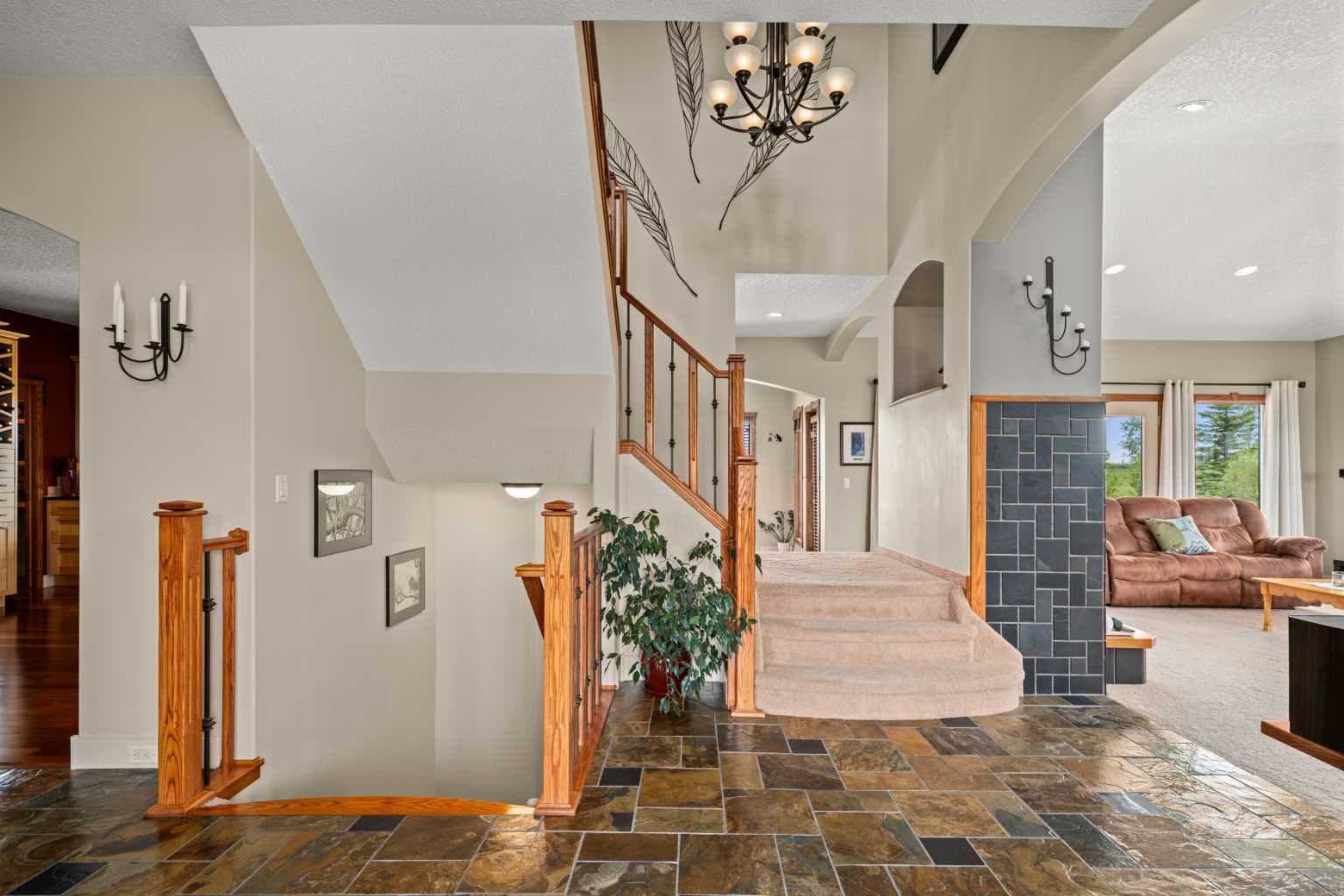 100 Ravencrest Drive — photo 3