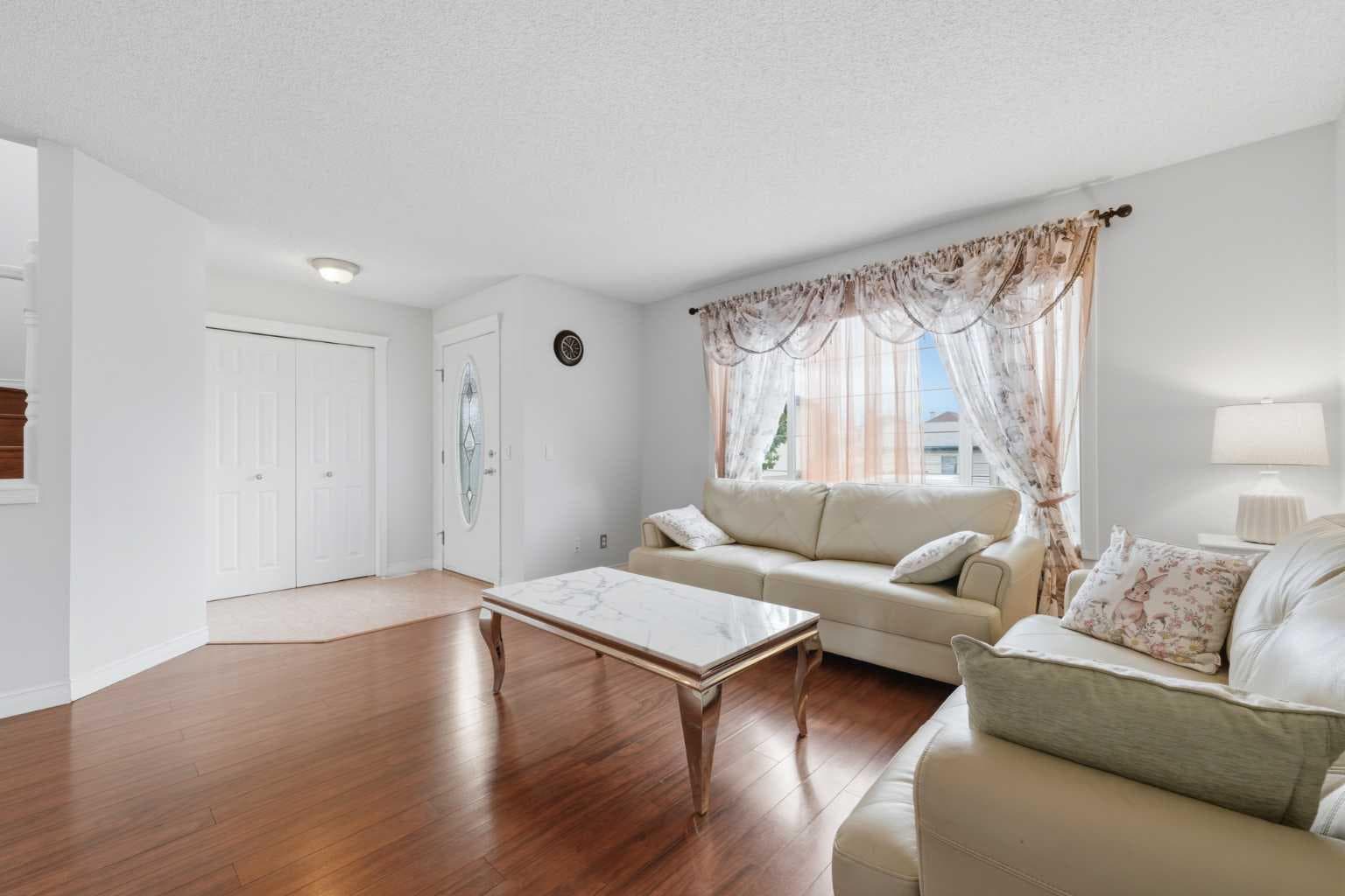 269 Tarington Close NE — photo 3