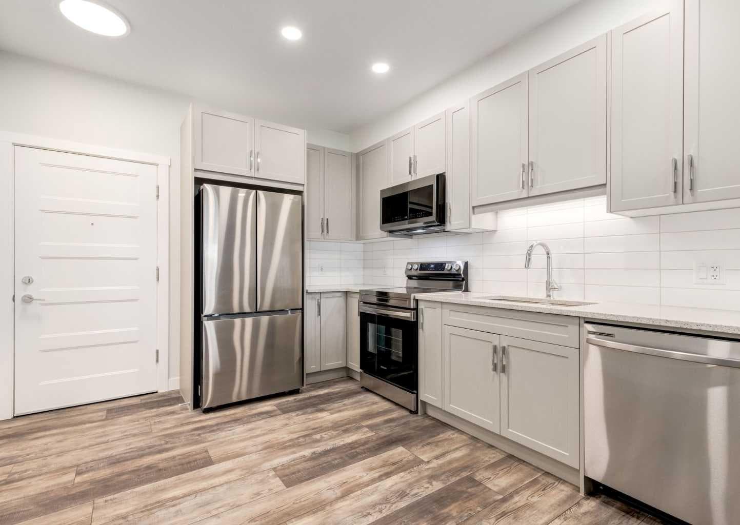 408, 125 Wolf Hollow Crescent SE — photo 4