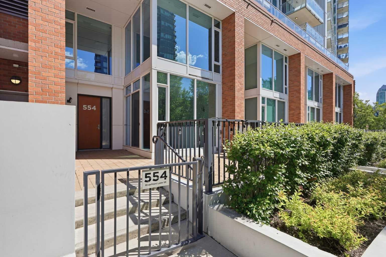 554 Riverfront Lane SE — photo 1