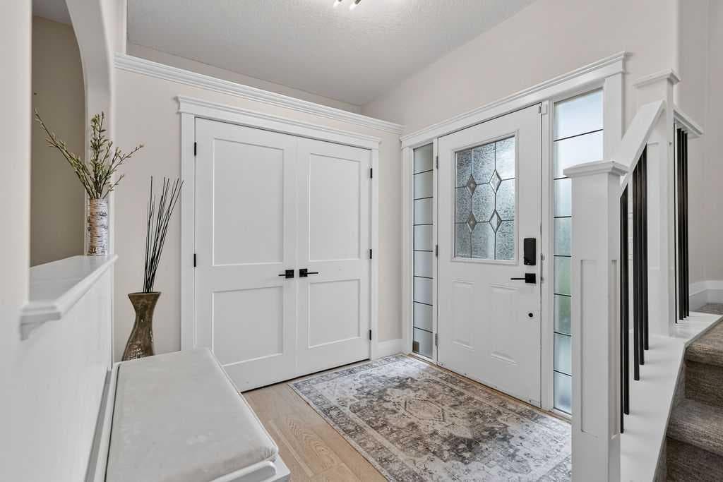 214 Cranleigh View SE — photo 3