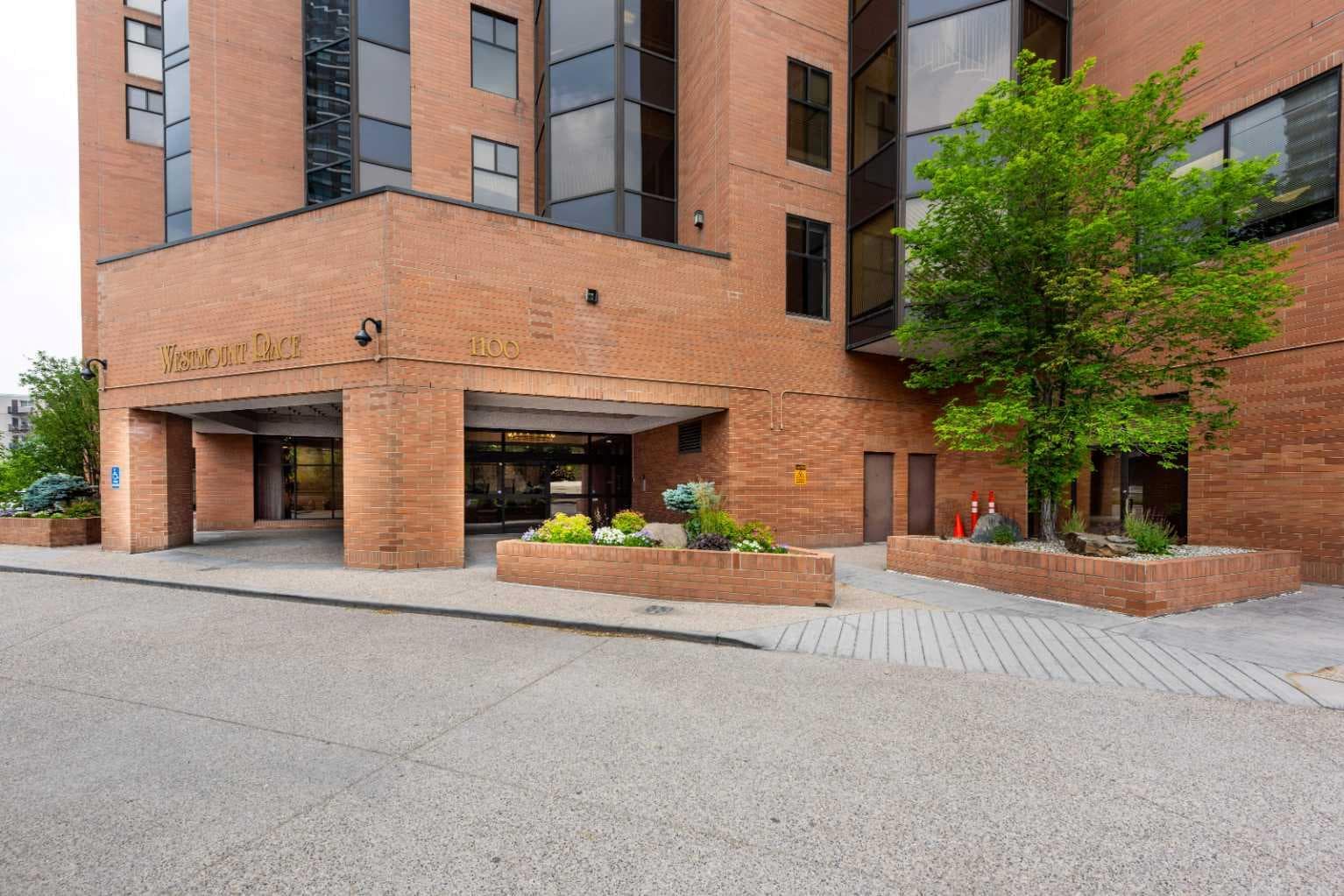 1502, 1100 8 Avenue SW — photo 3