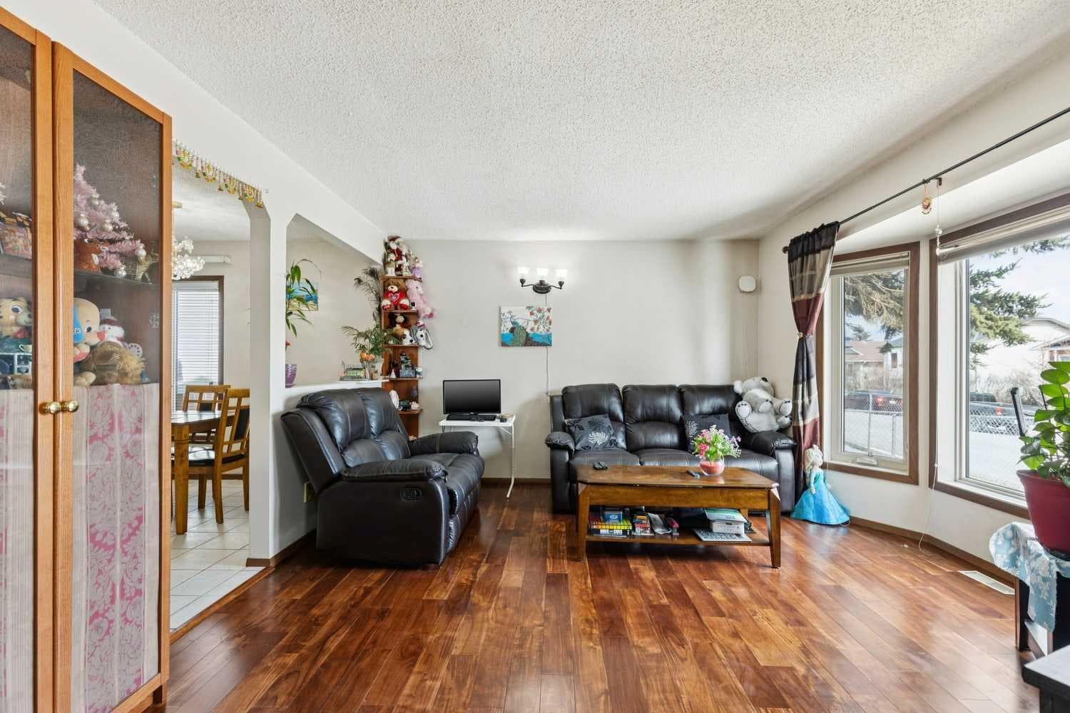 156 Falshire Close NE — photo 5