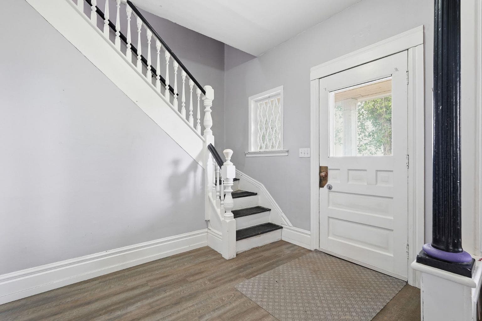 651 10 Avenue — photo 2