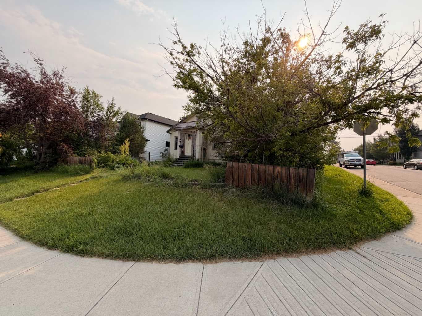 2401 26 Street SW — photo 4