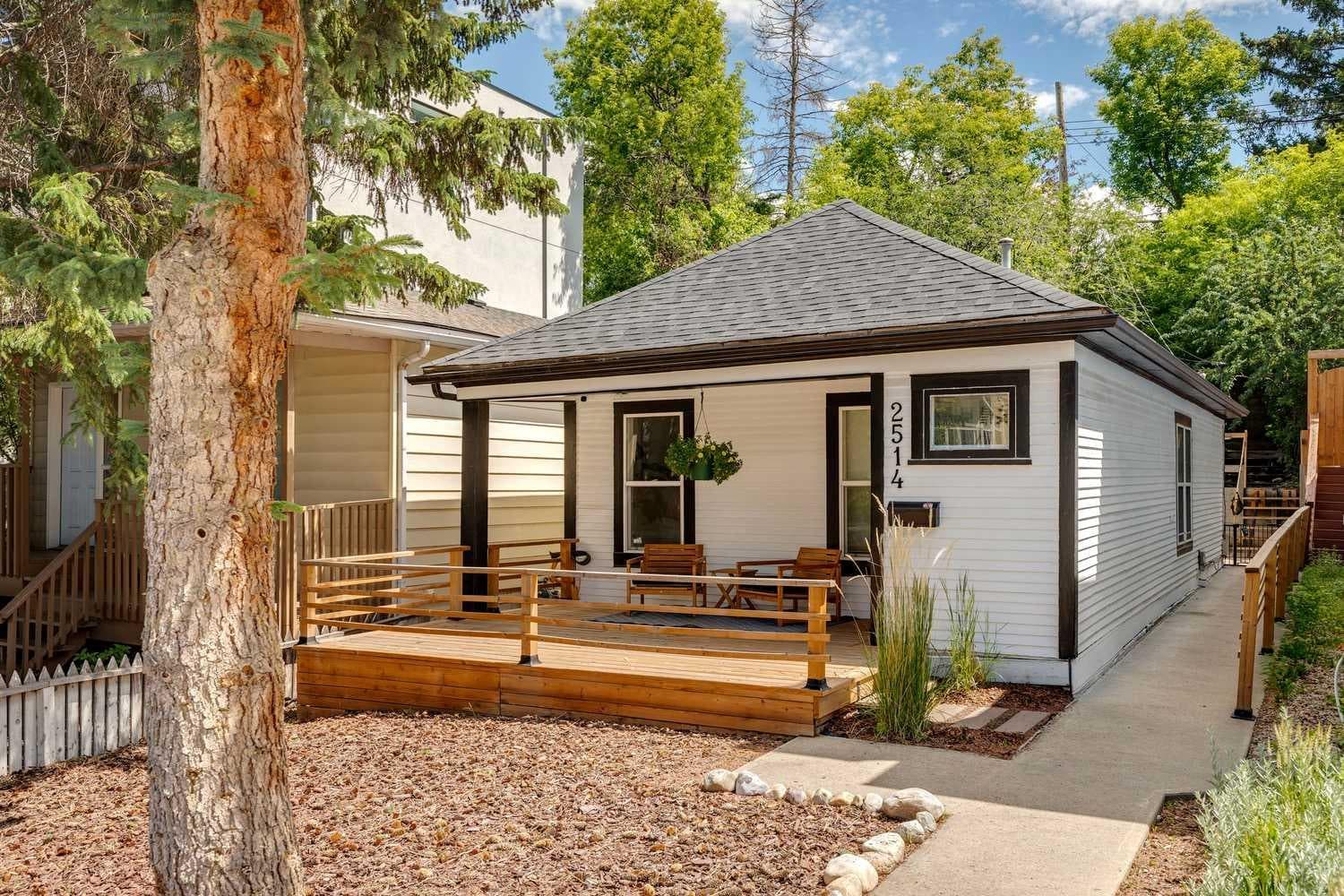 2514 16A Street SW — photo 2