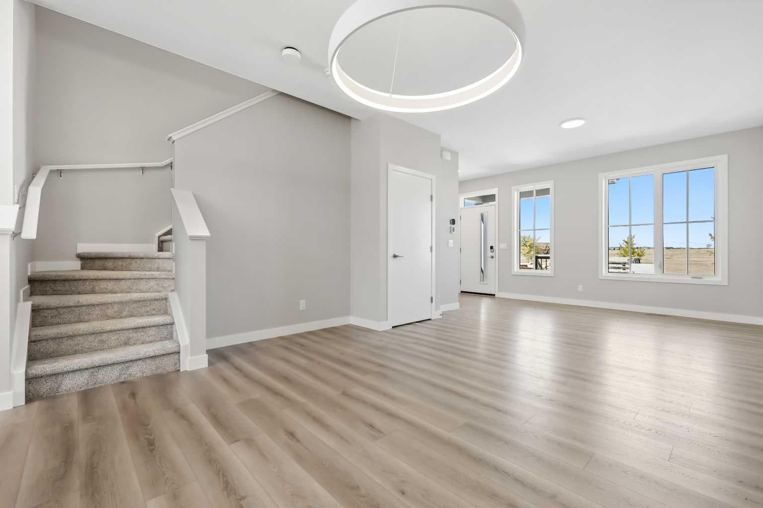 7055 Rangeview Avenue SE — photo 3