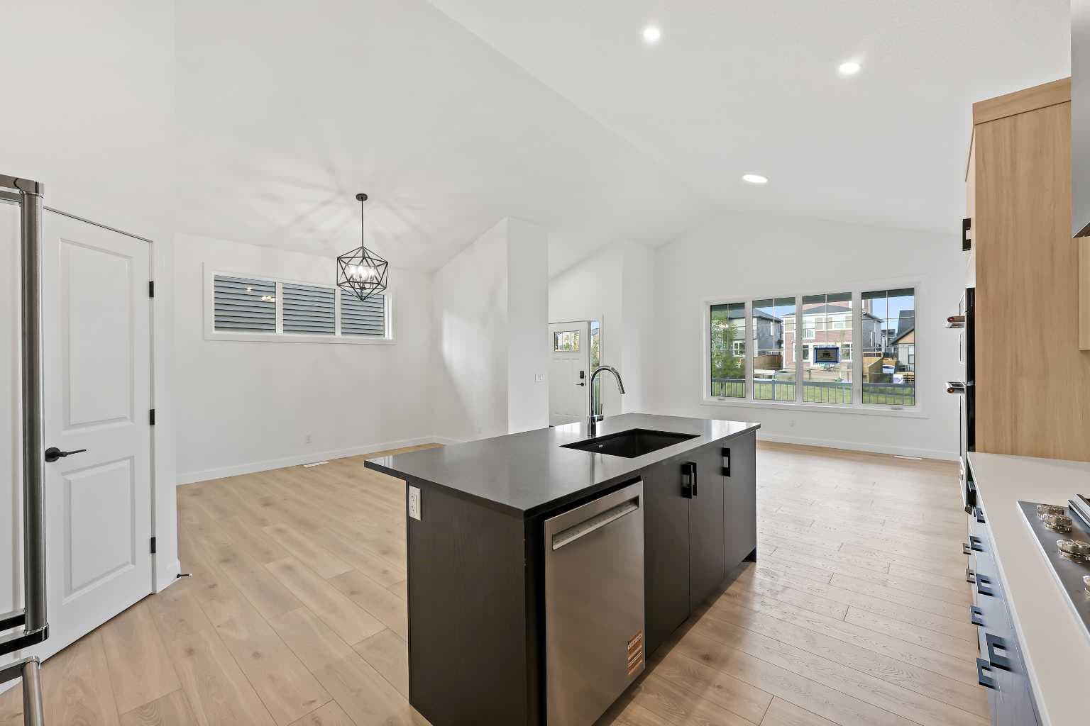 116 Mitchell Walk NW — photo 4