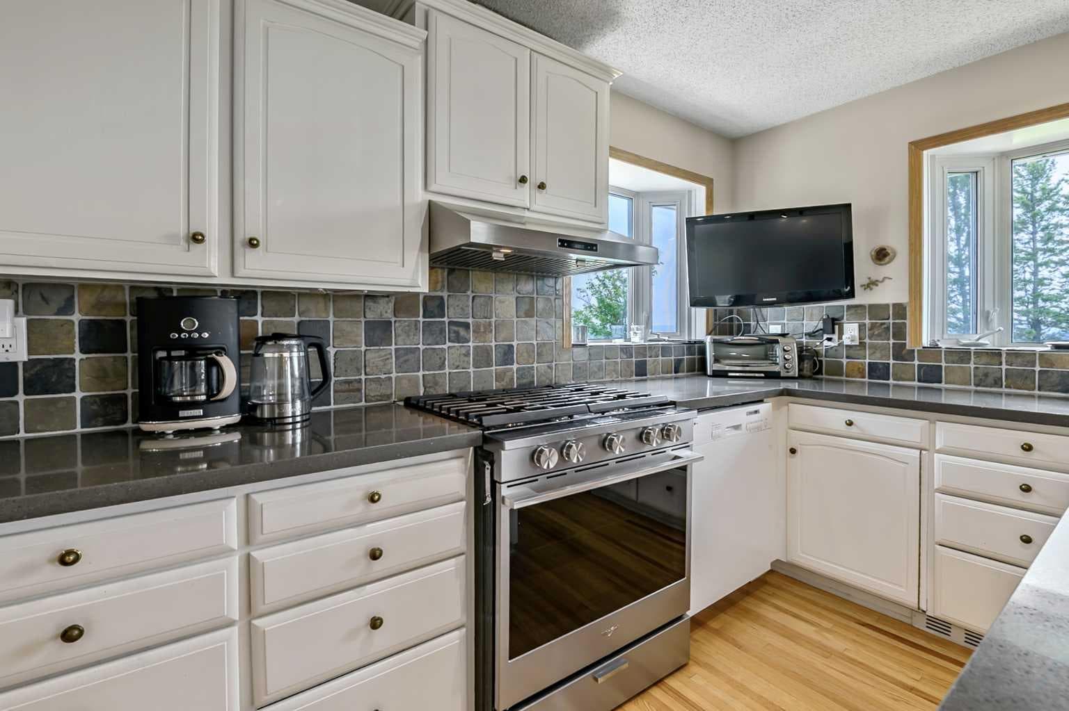 338076 Meridian Street — photo 4