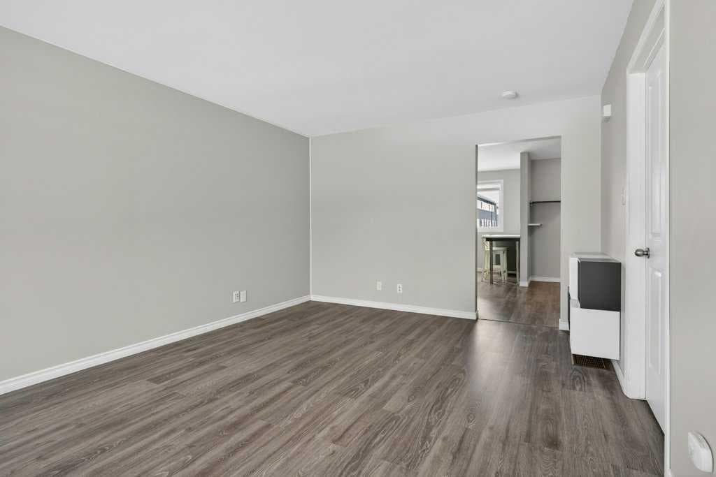 303, 2211 19 Street NE — photo 5