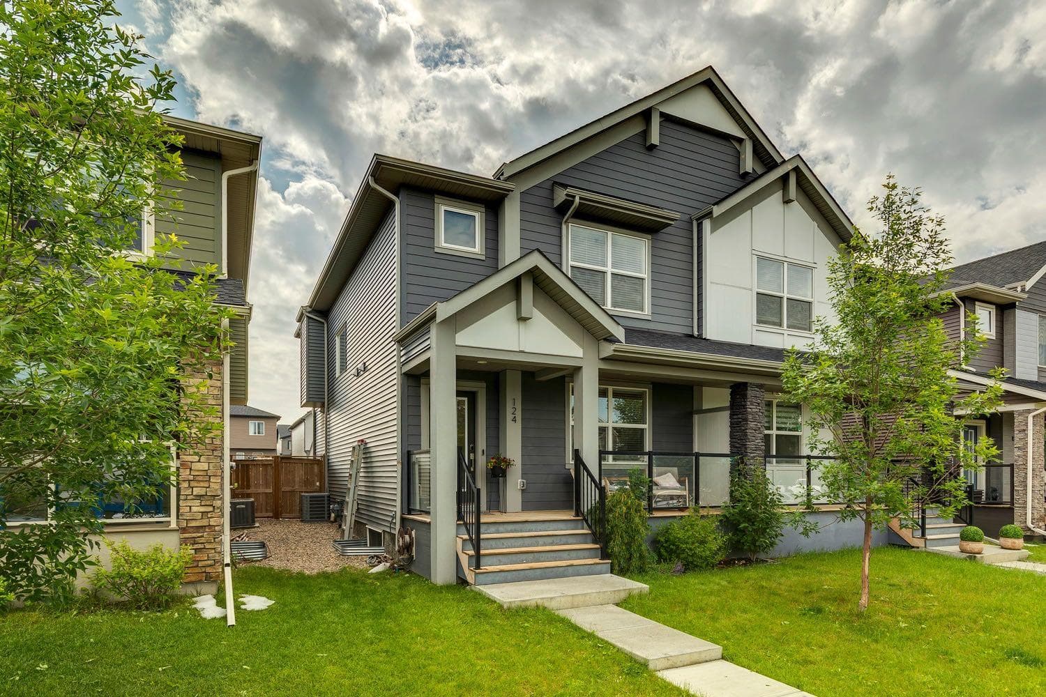 124 Wolf Willow Boulevard SE — photo 1