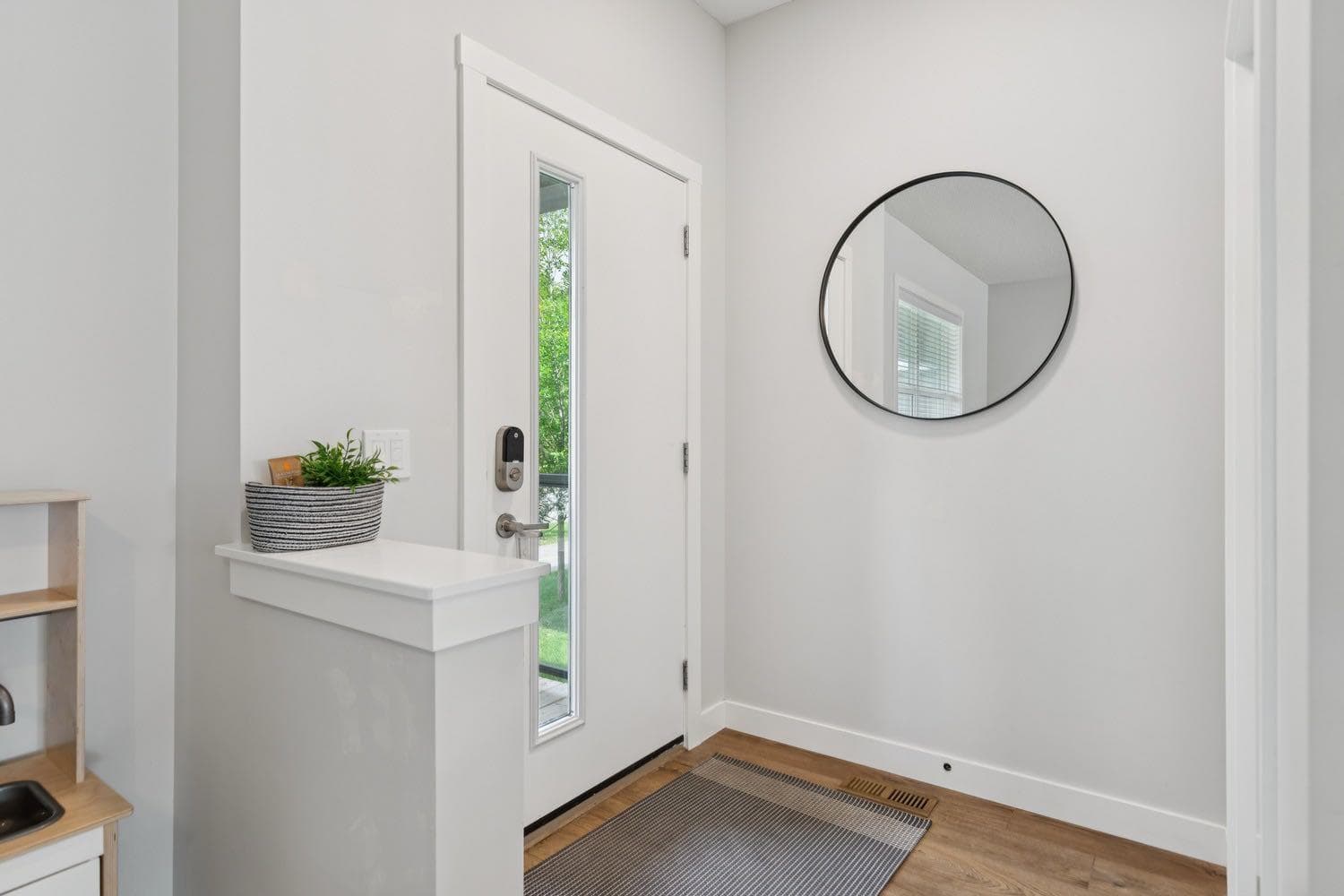 124 Wolf Willow Boulevard SE — photo 3