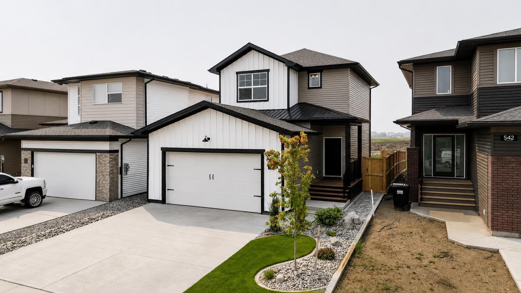 538 Malahat Green W — photo 1