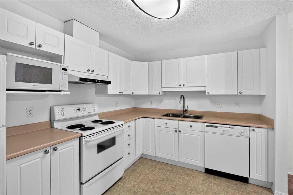 3205 Sienna Park Green SW — photo 4