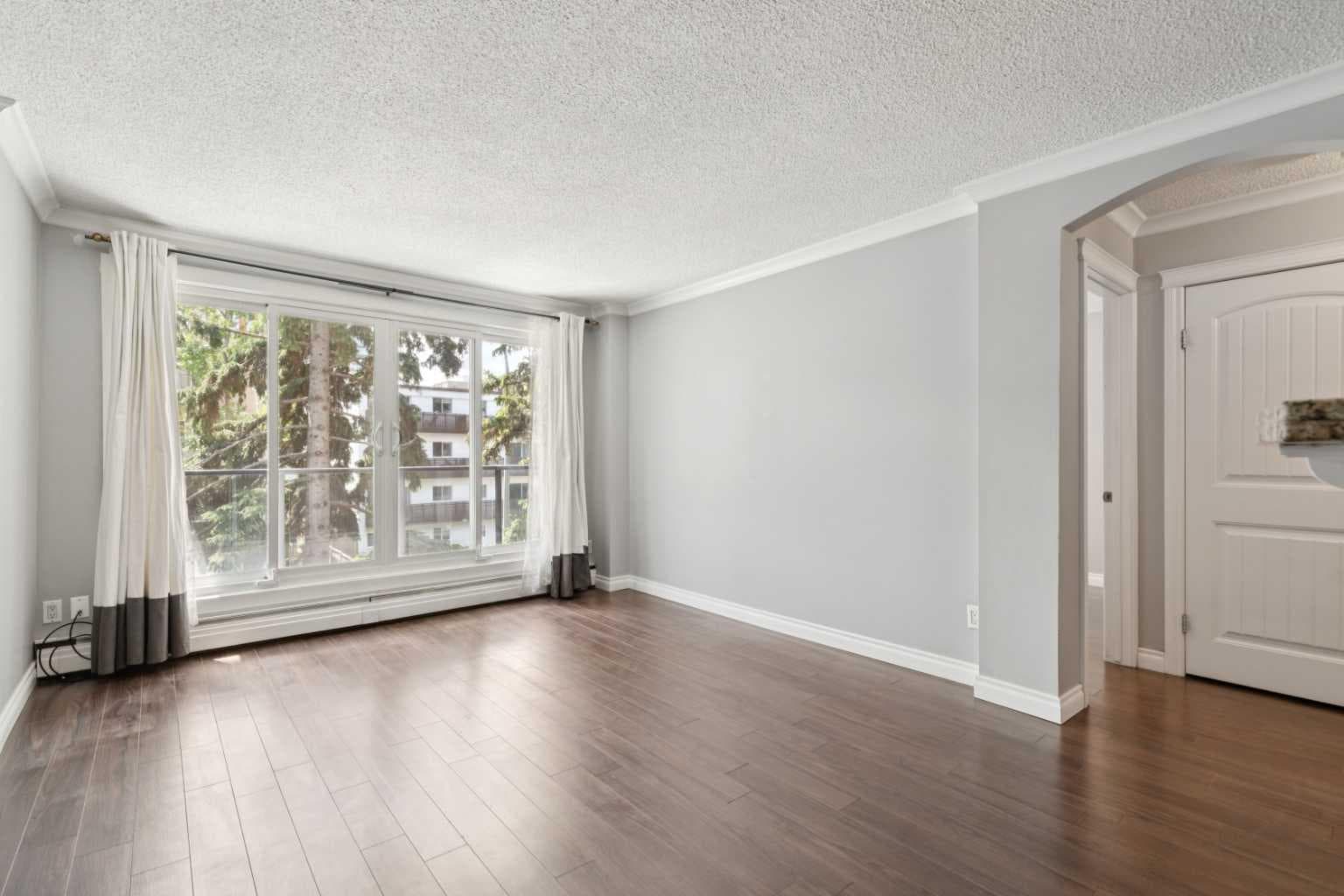 302, 110 24 Avenue SW — photo 5