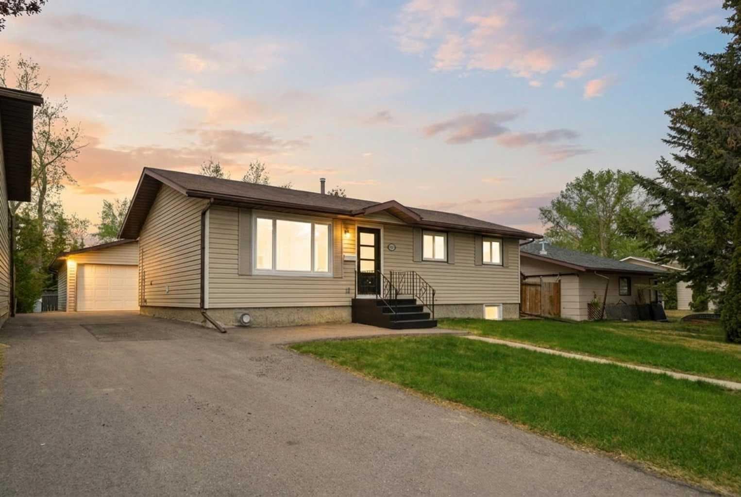 105 Cunningham Crescent — photo 2