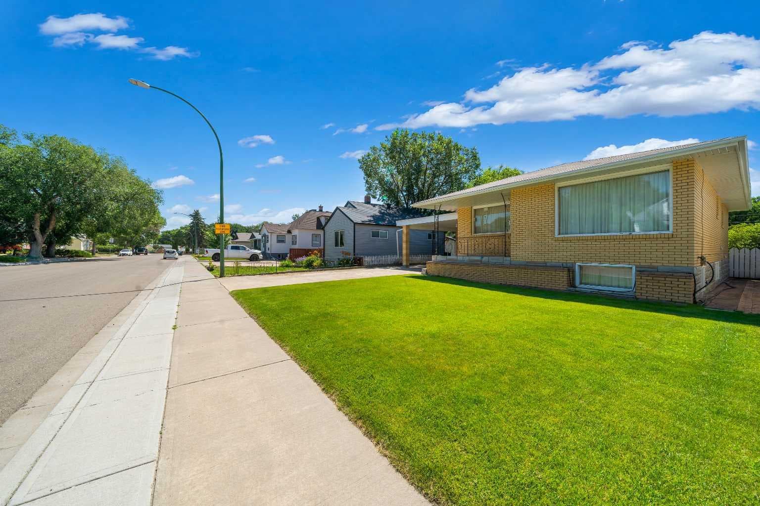 61 5 Street SW — photo 3