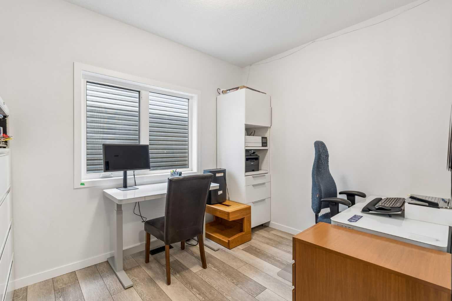 215 Lucas Terrace NW — photo 4