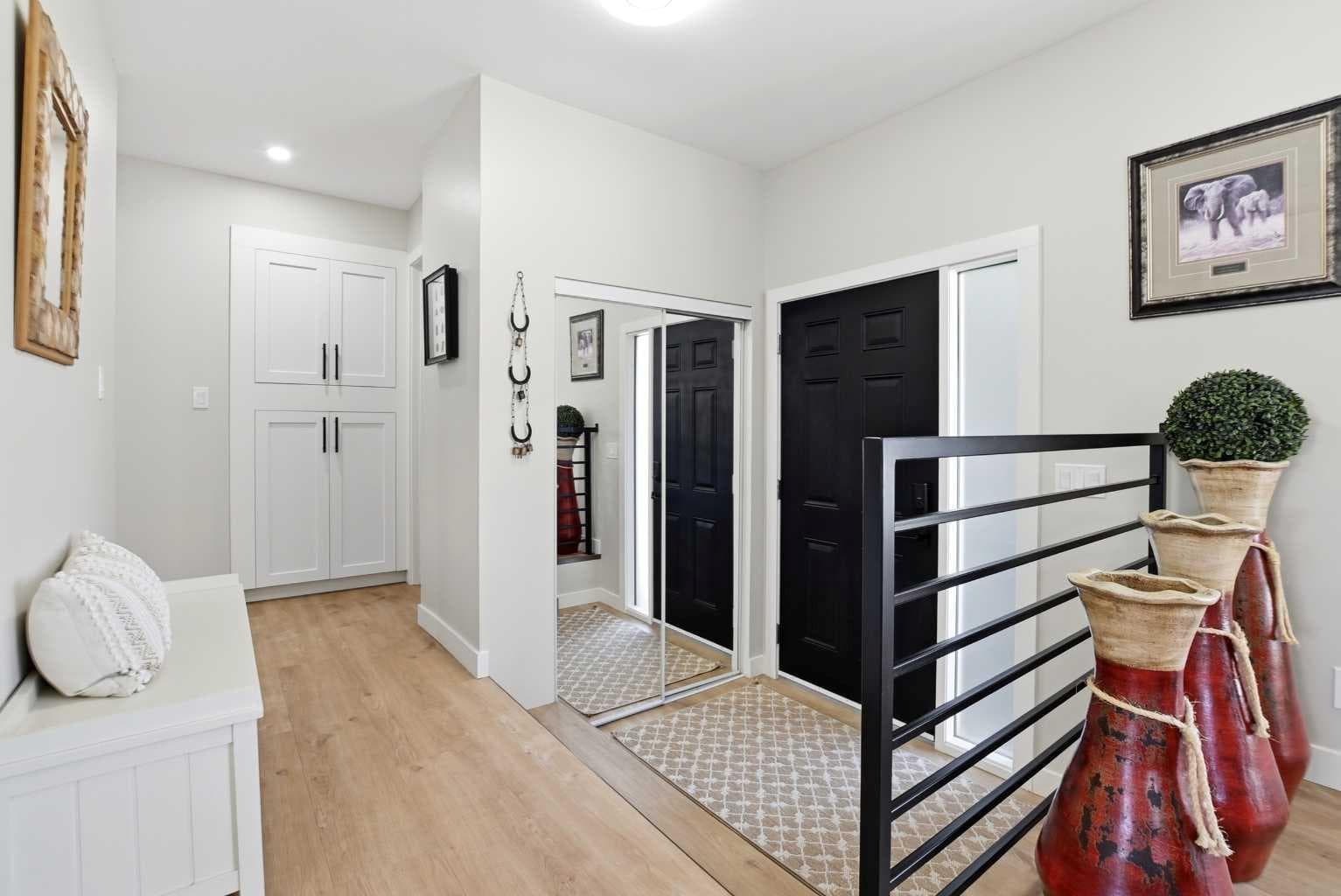 53 Card Crescent — photo 3