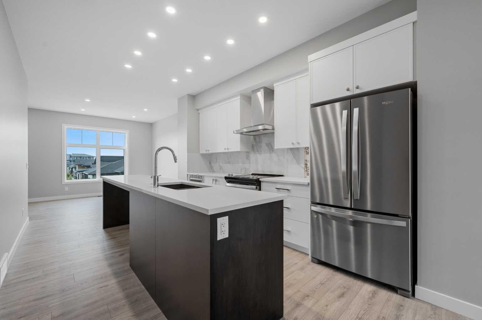 607 Mahogany Road SE — photo 3