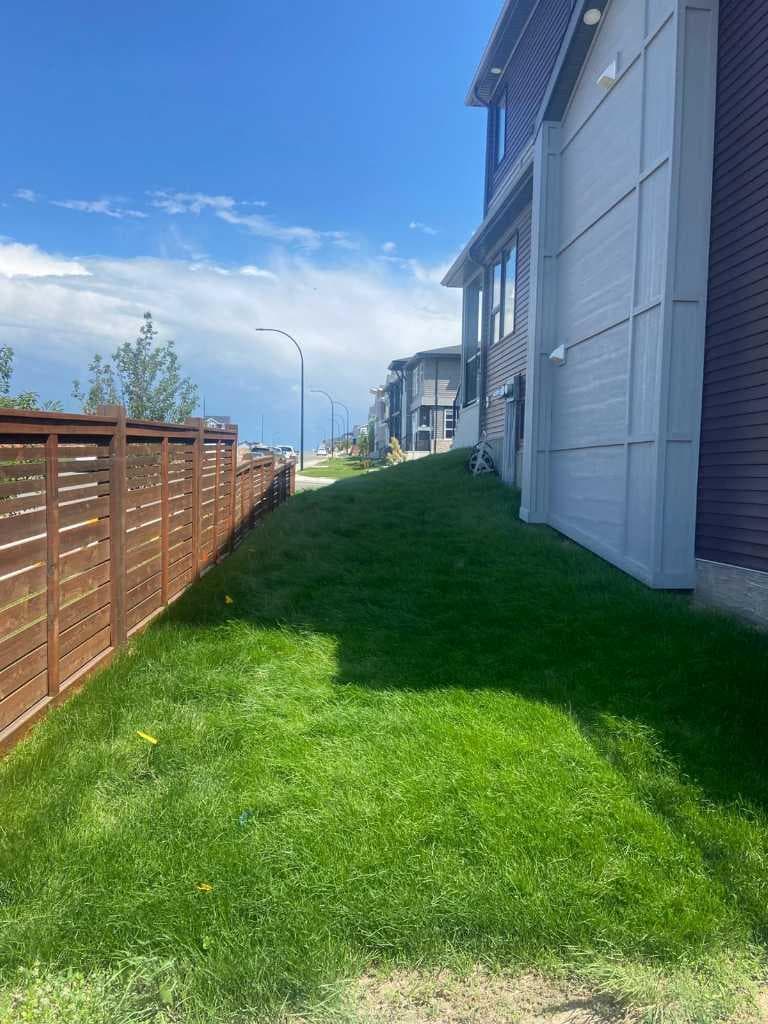 305 lucas Place NW — photo 3
