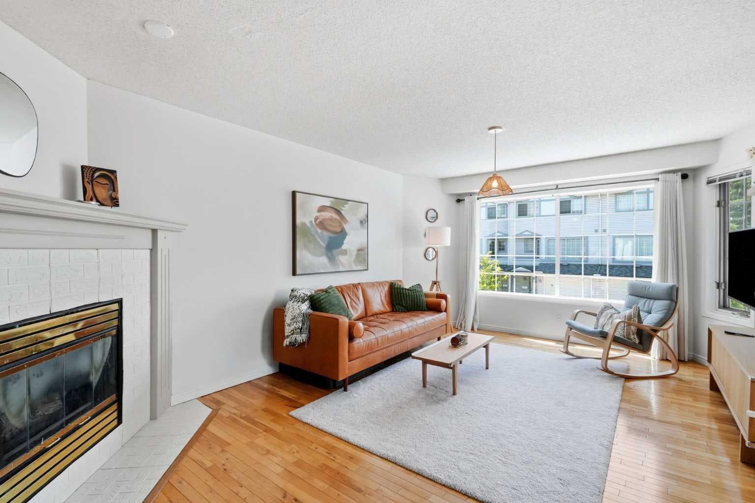 16 Kingsland Court SW — photo 4