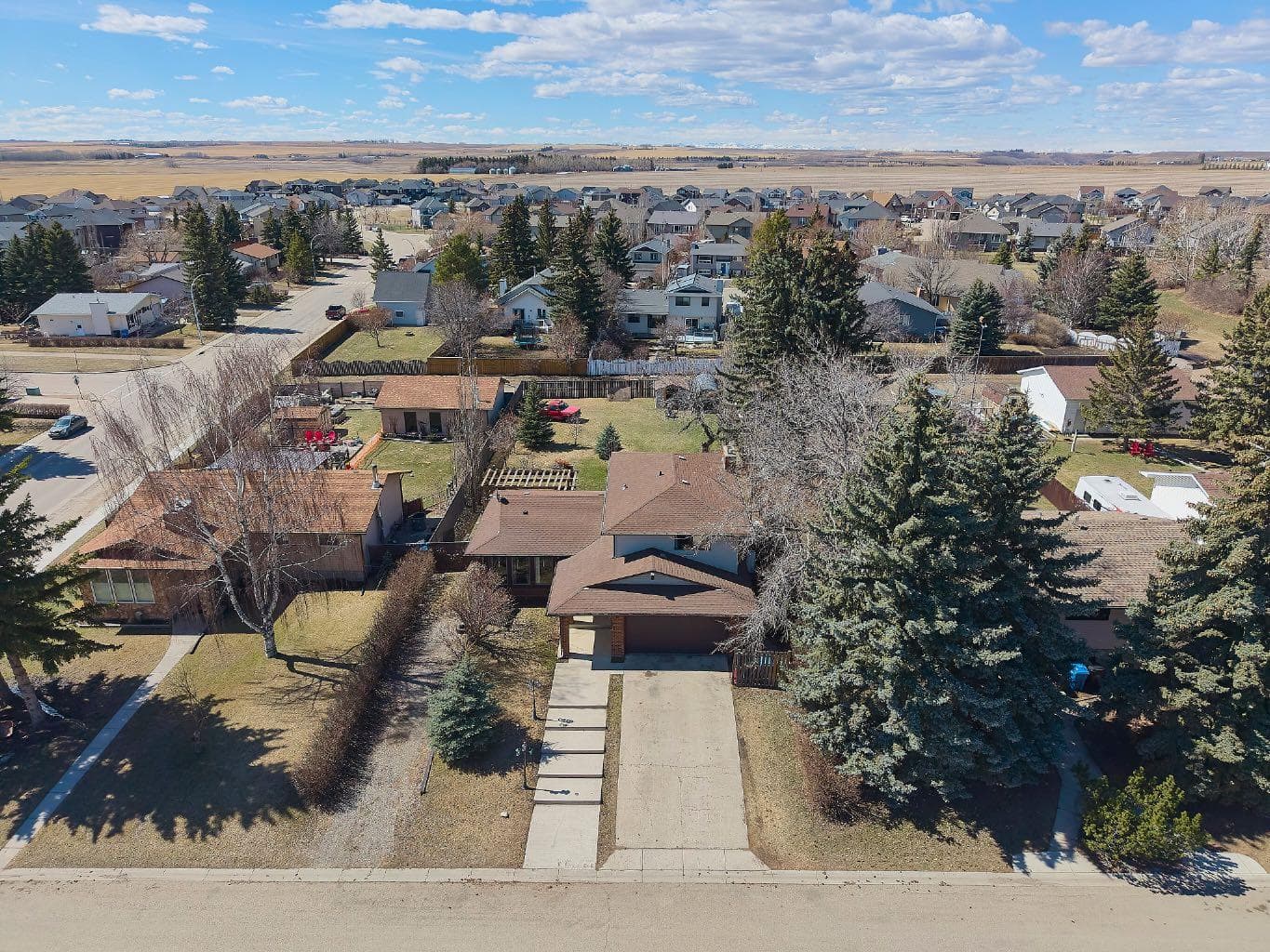 677 Wallace Drive — photo 1