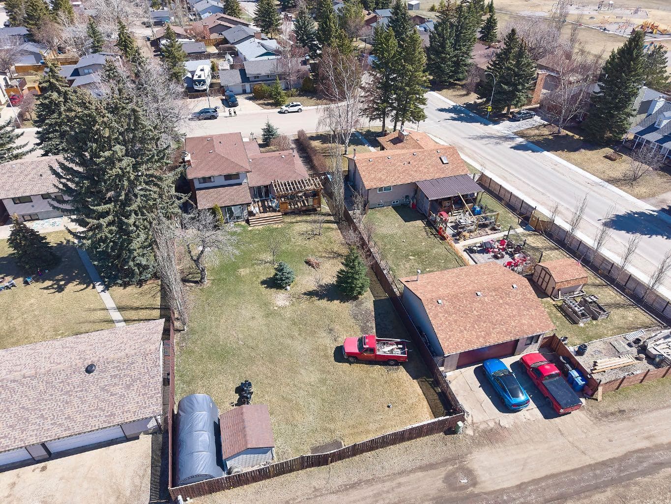 677 Wallace Drive — photo 3