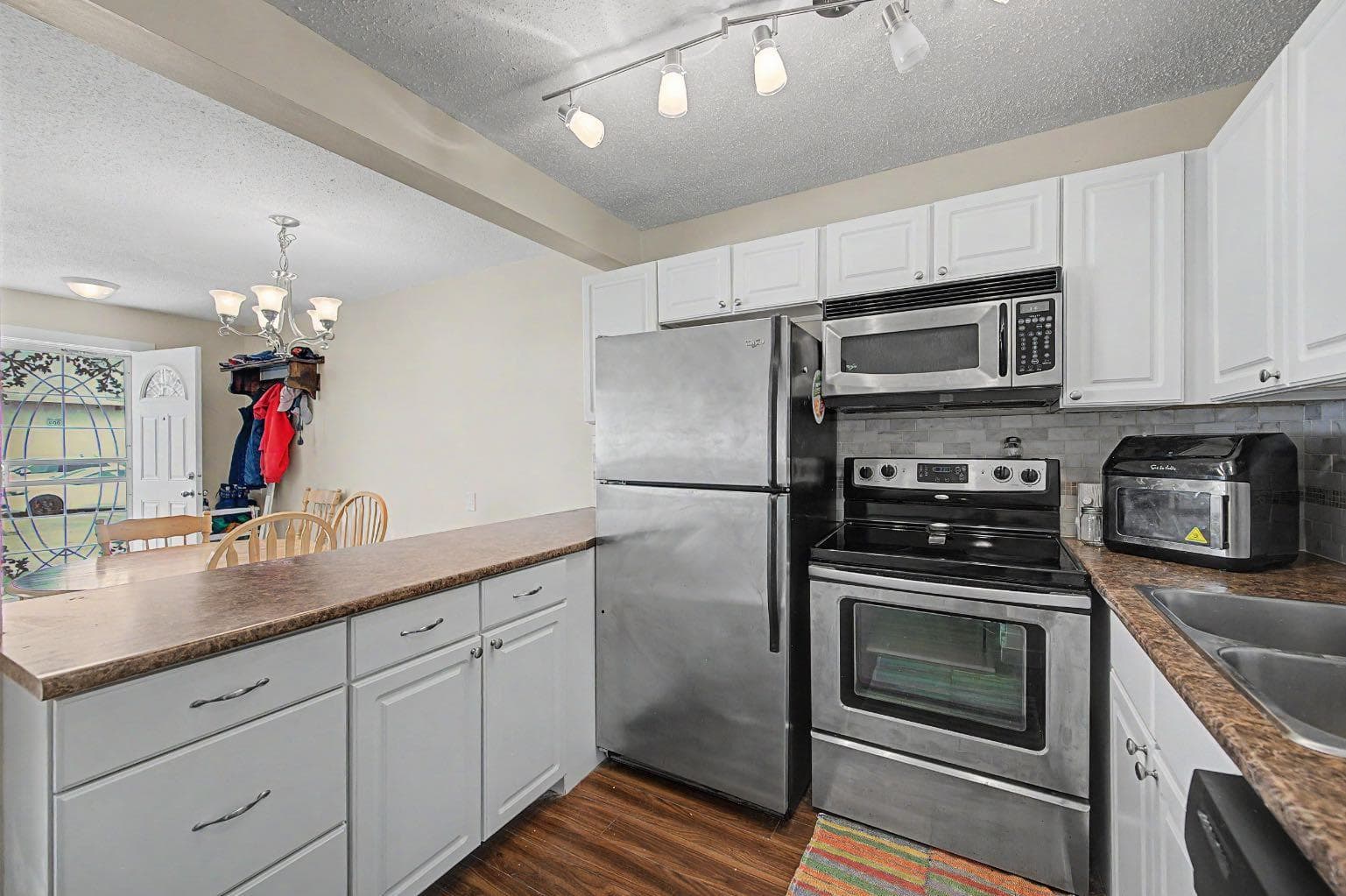 814, 200 Brookpark Drive SW — photo 3