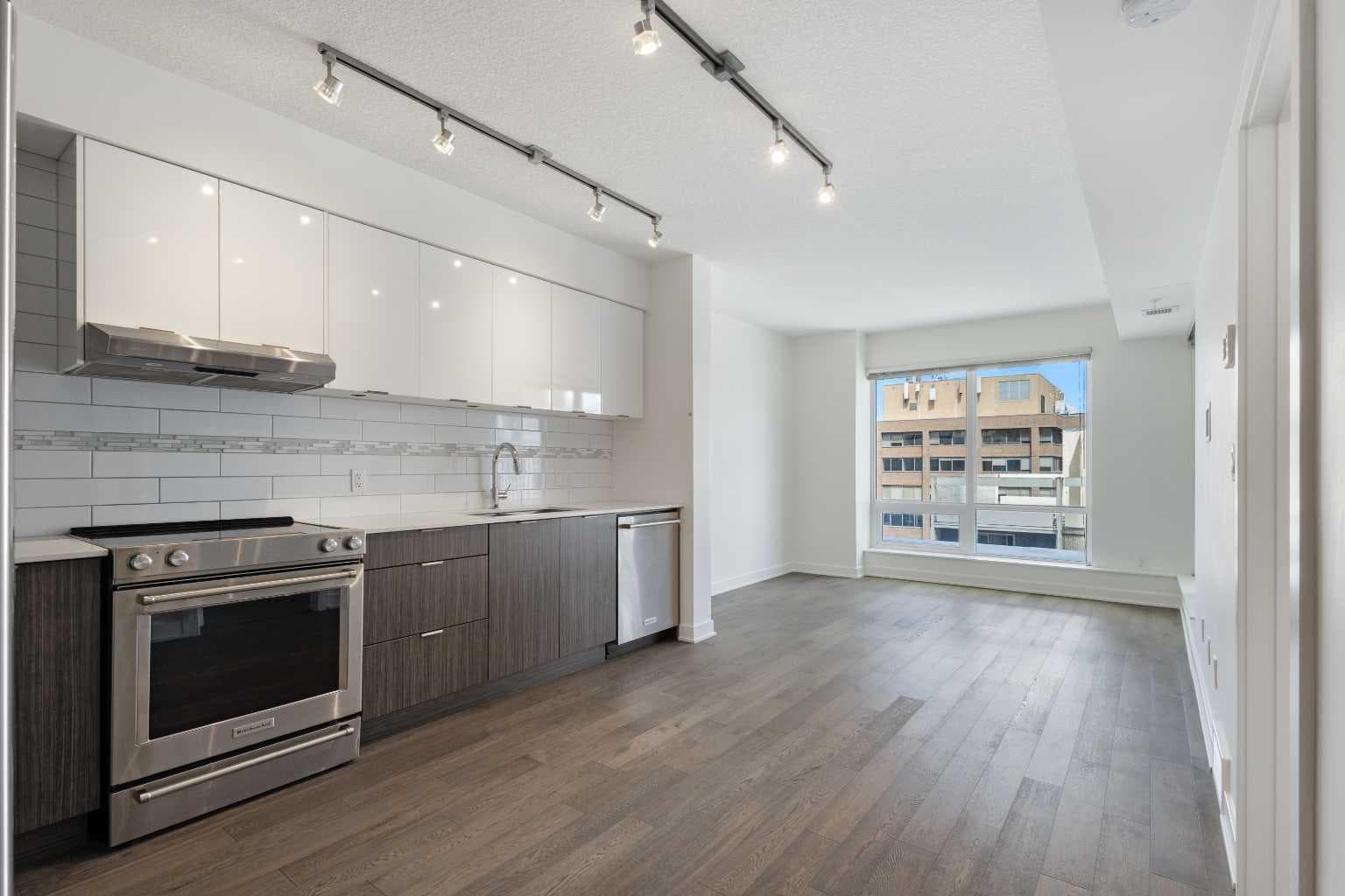 1004, 930 6 Avenue SW — photo 3