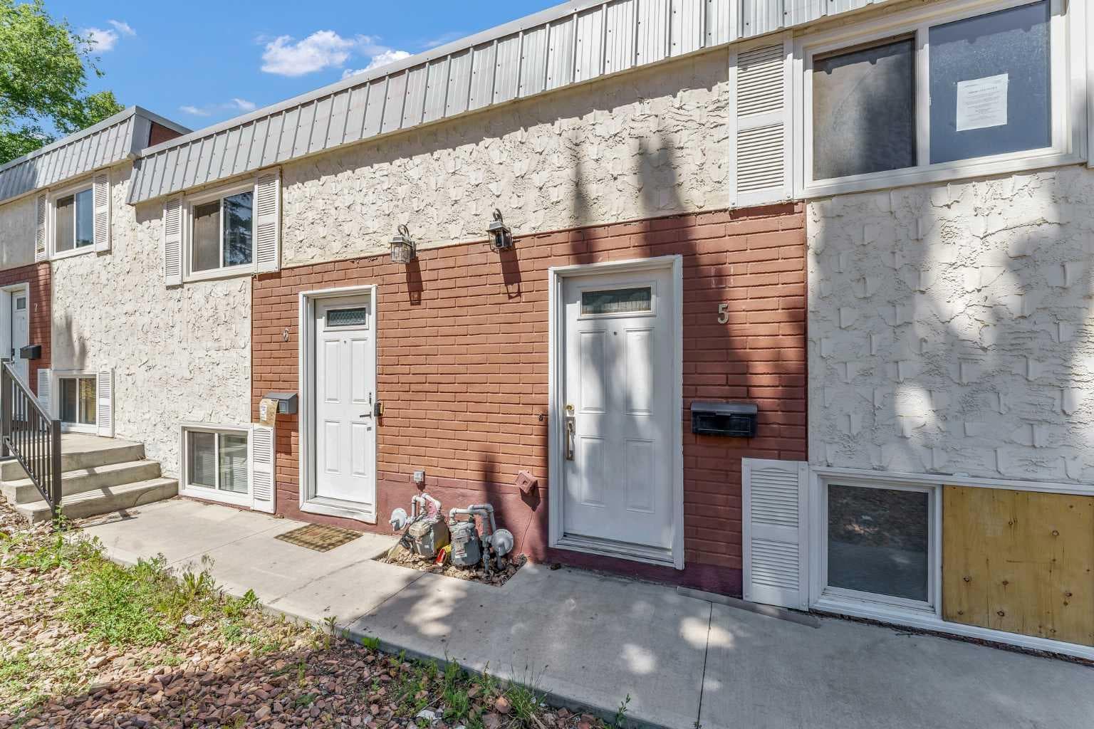 5, 6 Chinook Drive SW — photo 1