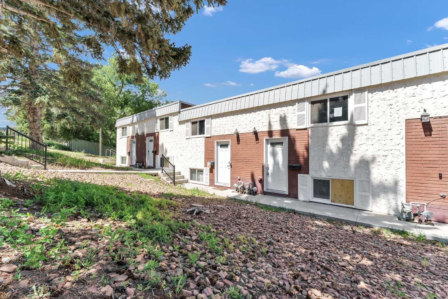 5, 6 Chinook Drive SW — photo 2