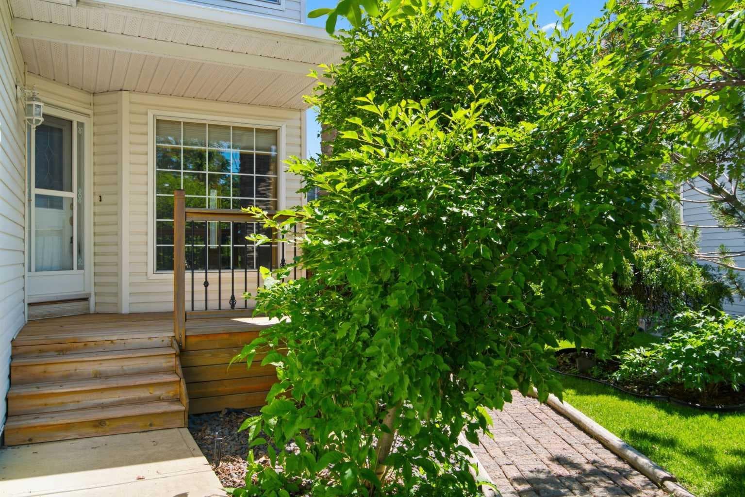 144 Douglas Ridge Close SE — photo 2