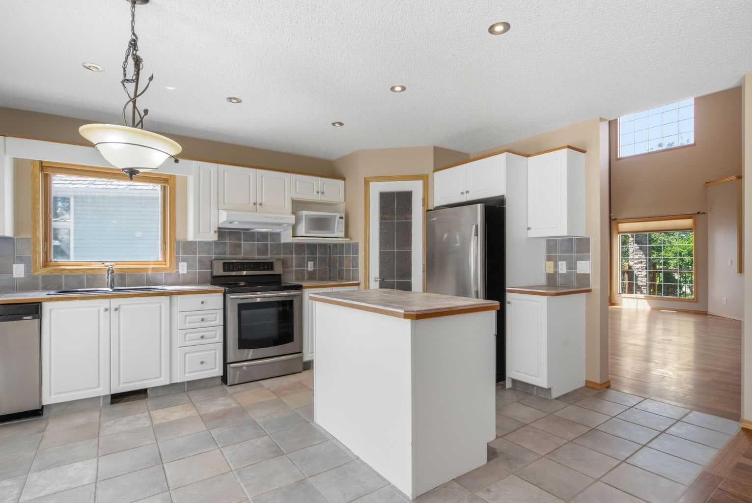 144 Douglas Ridge Close SE — photo 4