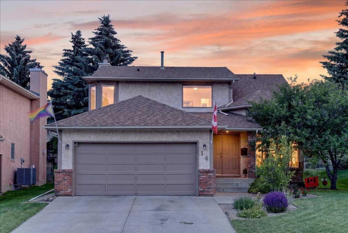 14 Hawkdale Gate NW — photo 1