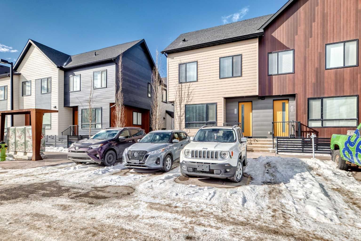 111 Redstone Crescent NE — photo 4