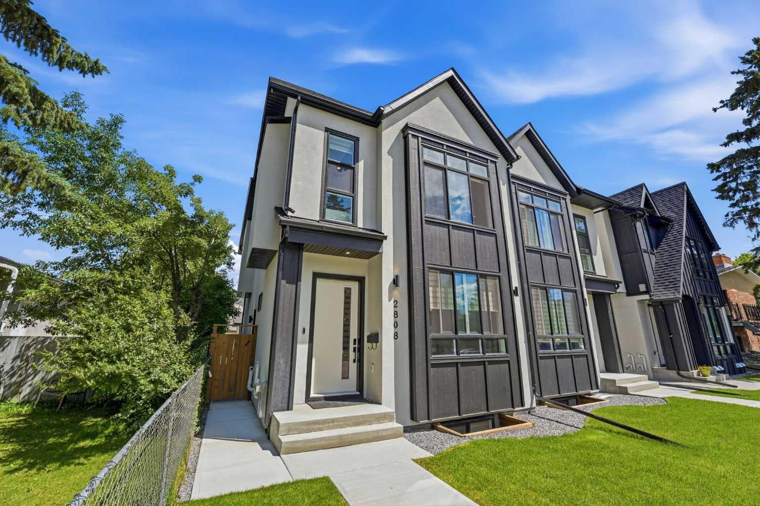 2808 40 Street SW — photo 2