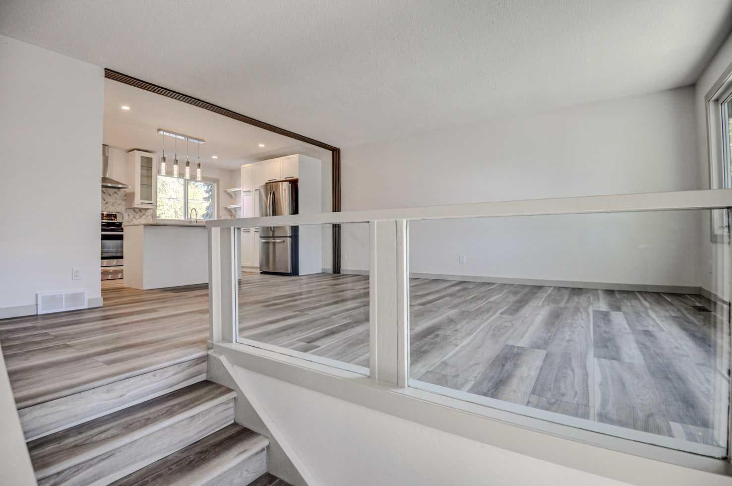 205 Allan Crescent SE — photo 2