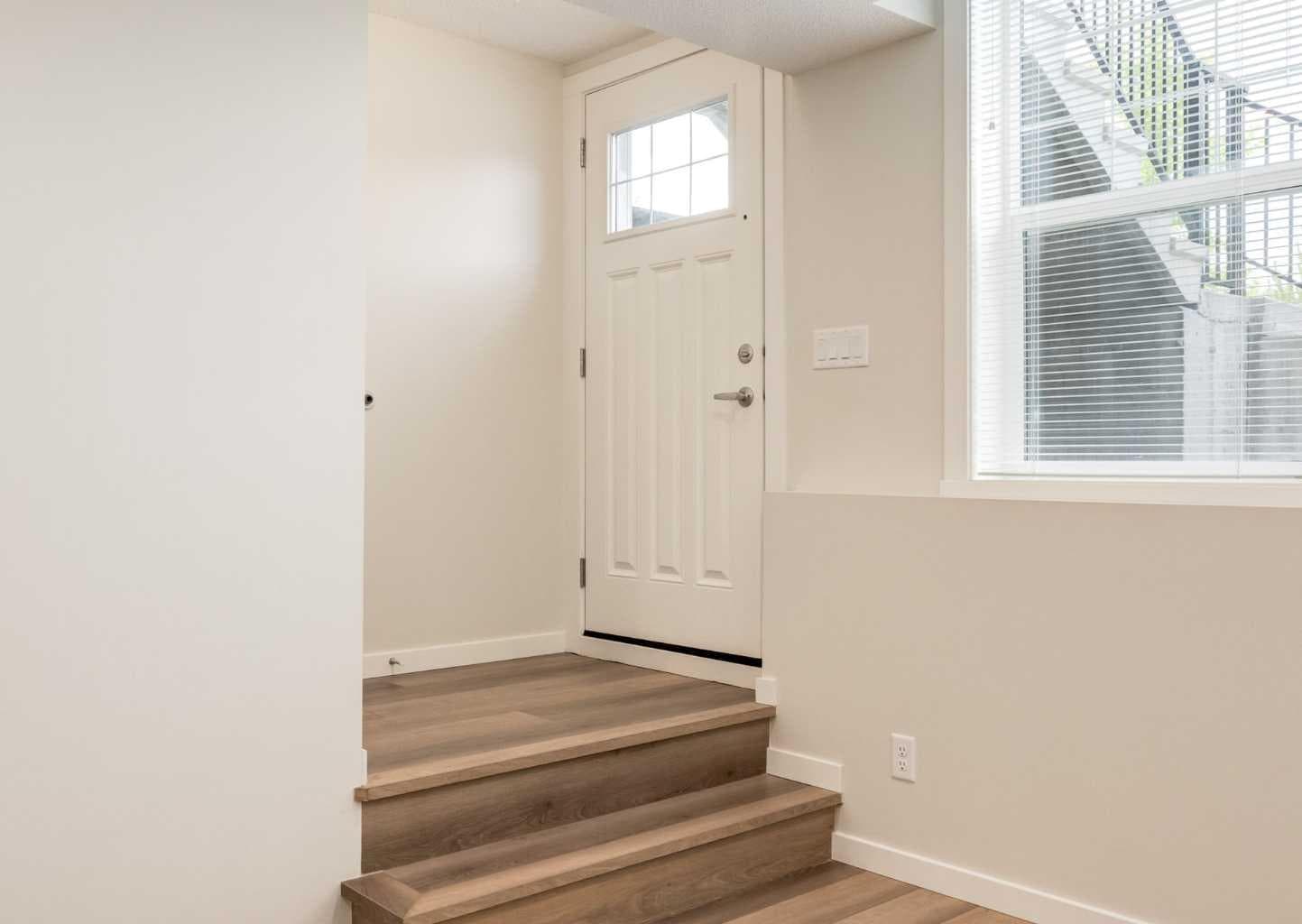 408 Cranbrook Square SE — photo 2