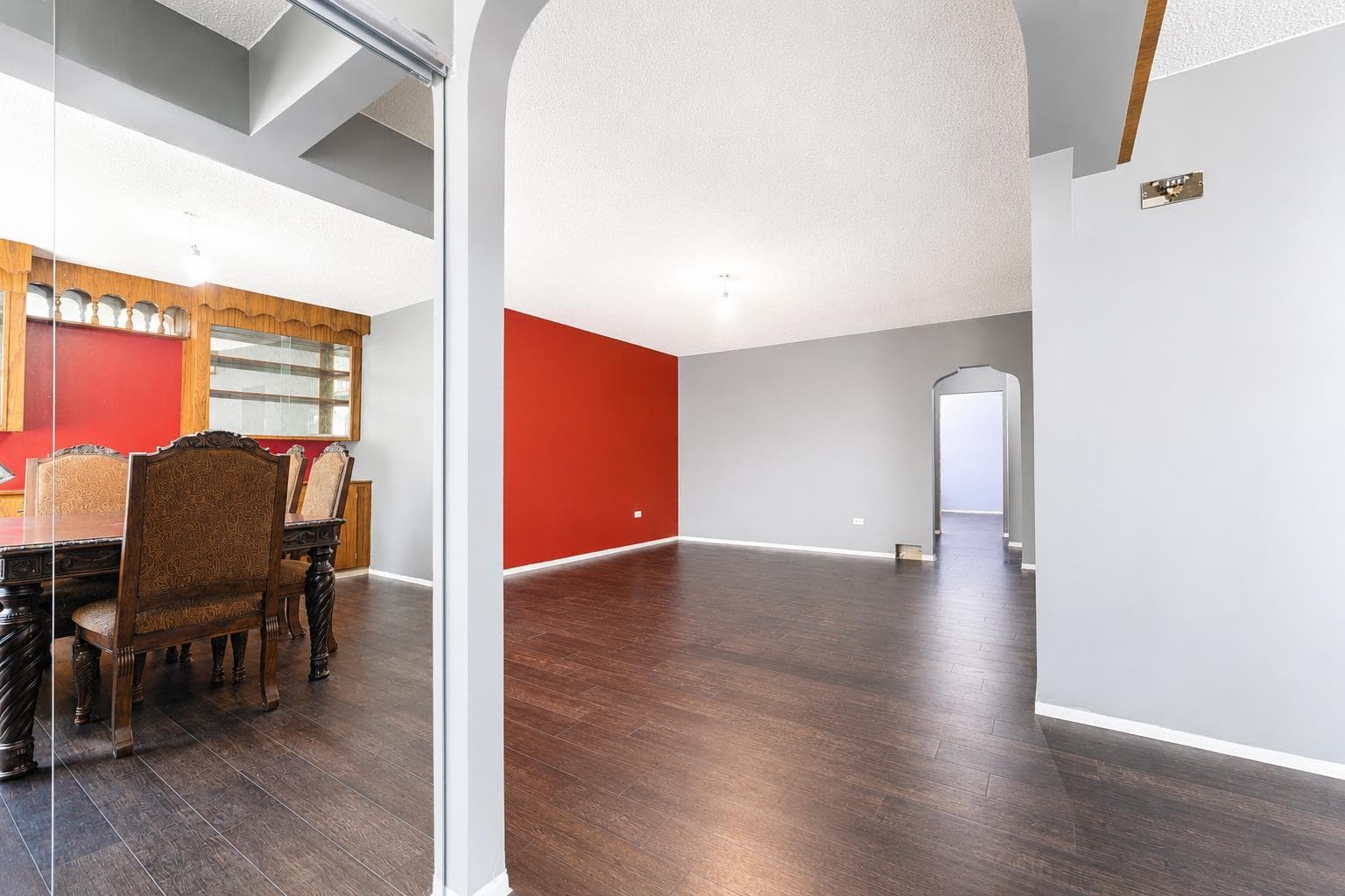 121 5 Street SE — photo 2