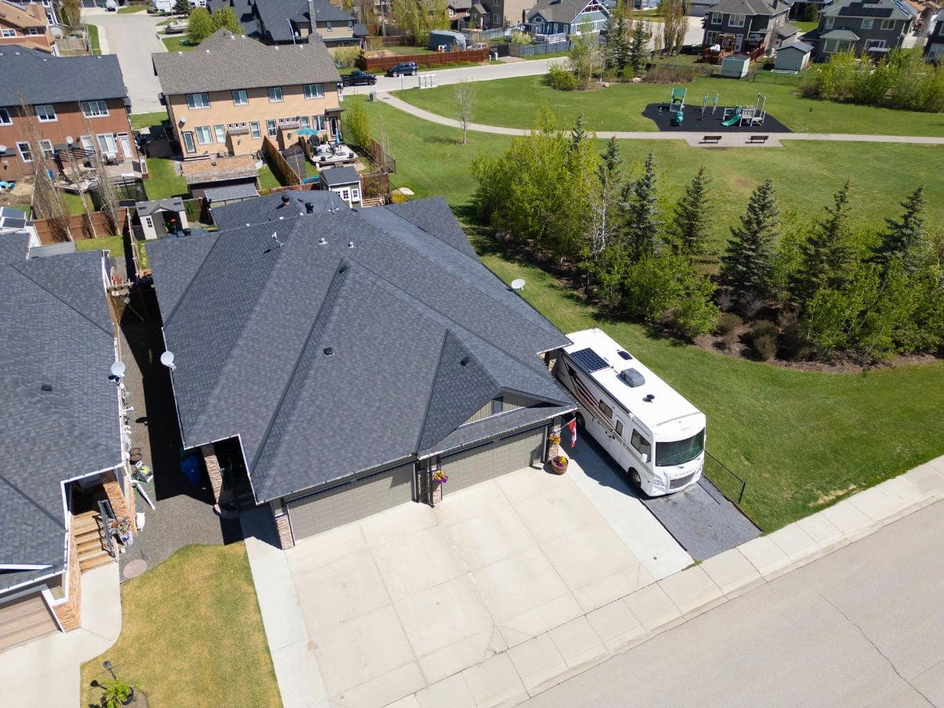 Semi Detached (Half Duplex) in Boulder Creek Estates