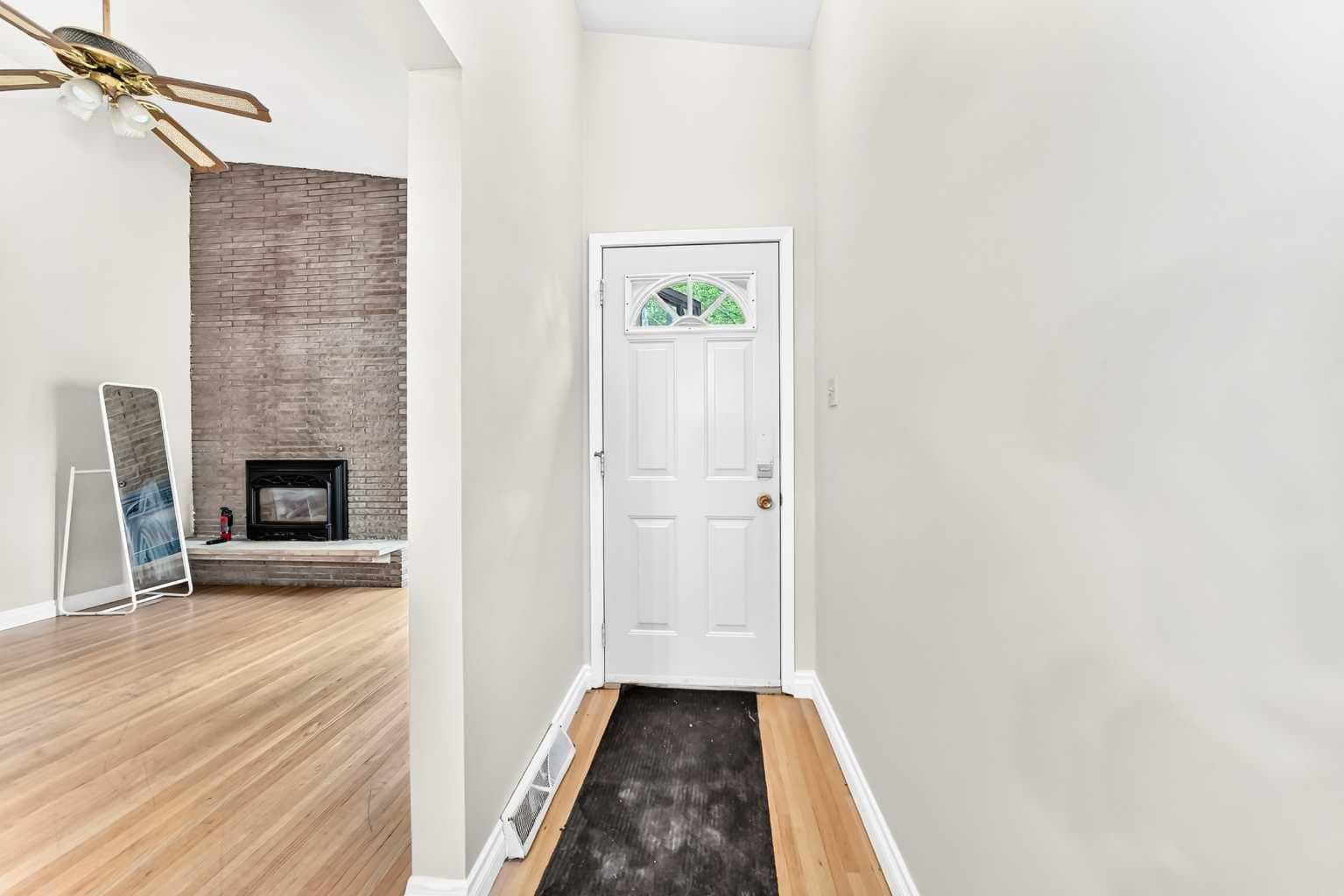 2912 Brentwood Boulevard NW — photo 3