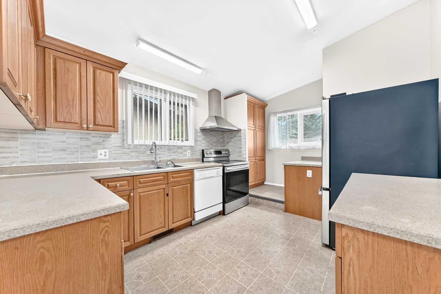 2912 Brentwood Boulevard NW — photo 4
