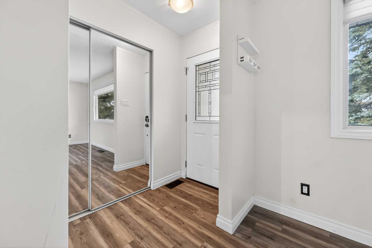 81 Westminster Drive SW — photo 3