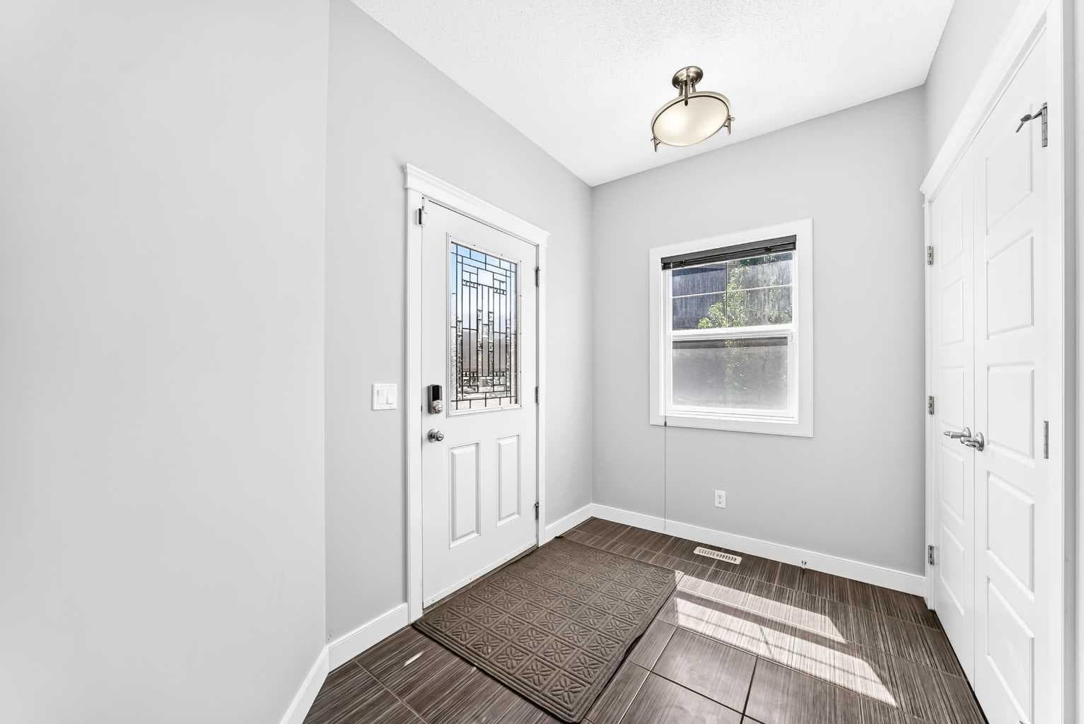 325 Evanspark Gardens NW — photo 4